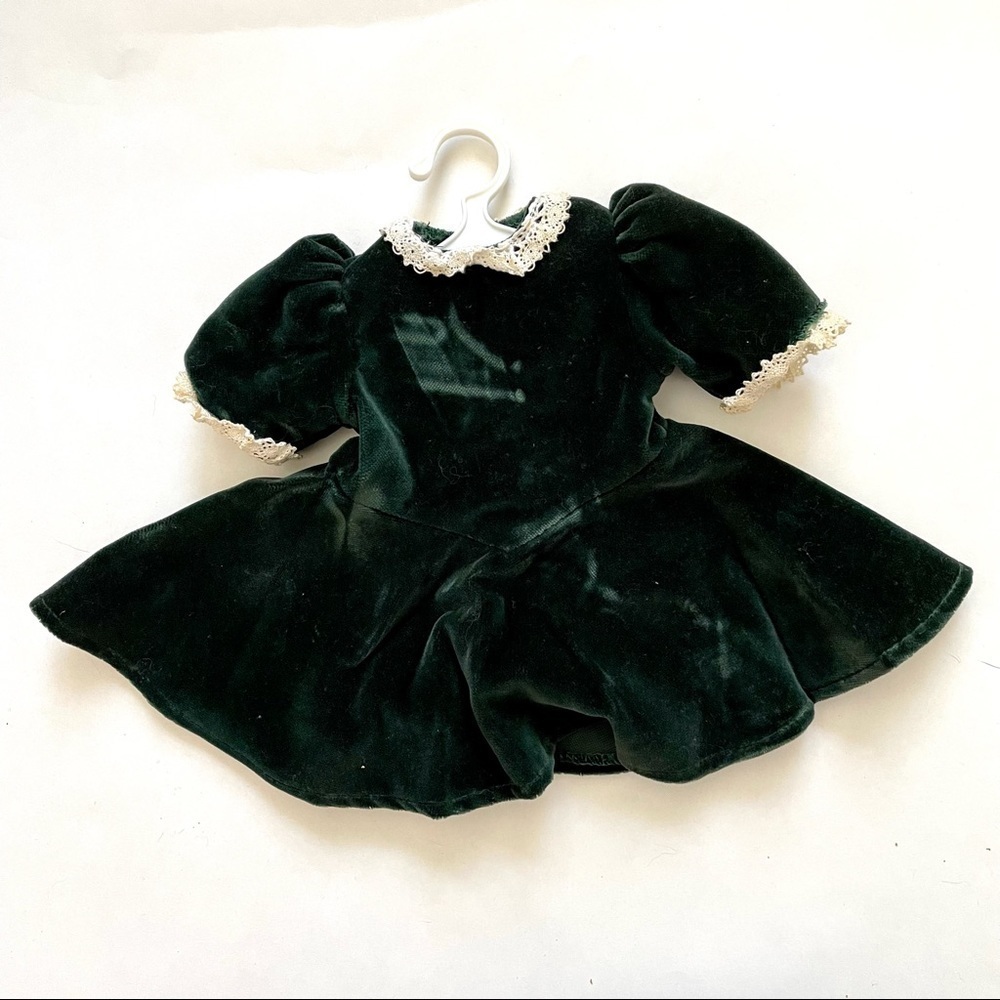Vintage American Girl Molly Doll Retired Rare Christmas Evergreen Velvet Dress